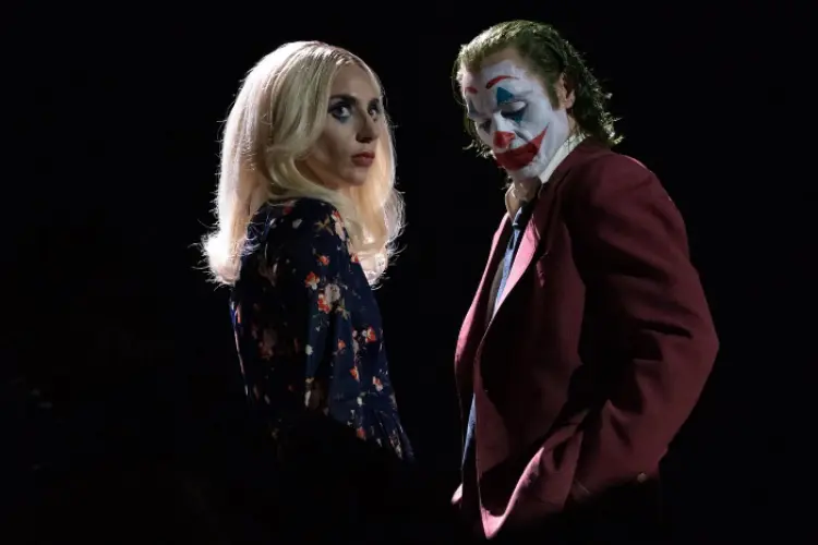 Joker 2: A Glimpse into Arthur and Harley's Tumultuous Love - Todd Phillips Unveils New Stills Featuring Joaquin Phoenix and Lady Gaga